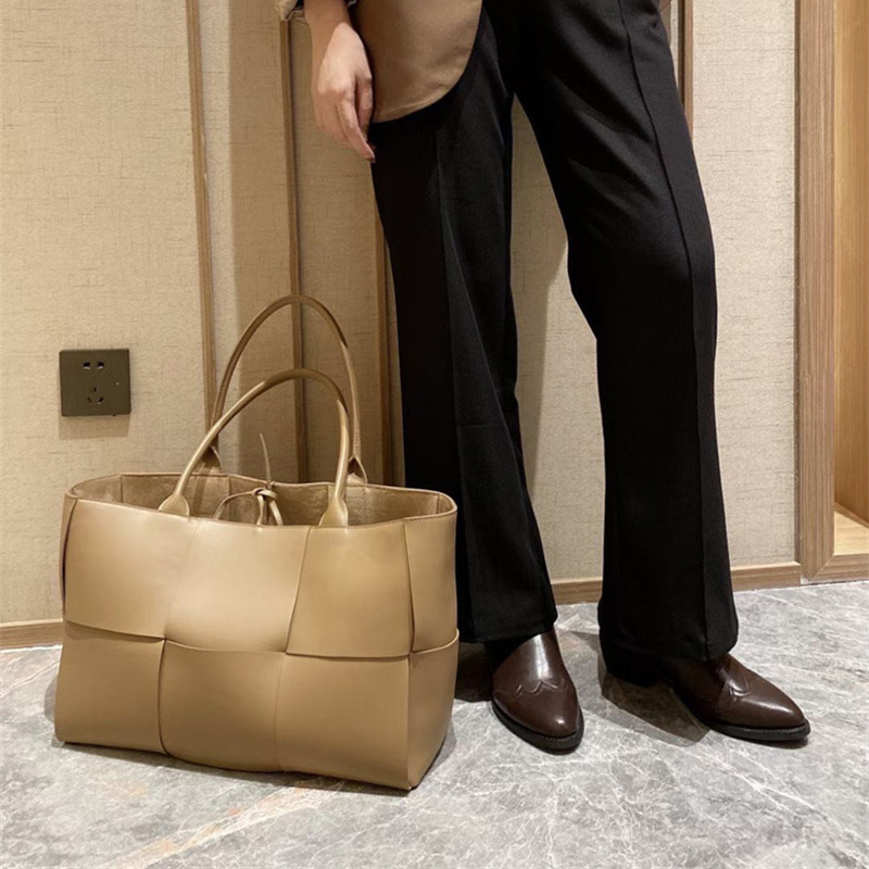 人気TOP3まとめ☆一生モノとして使えるレディース・メンズ本革バッグ！