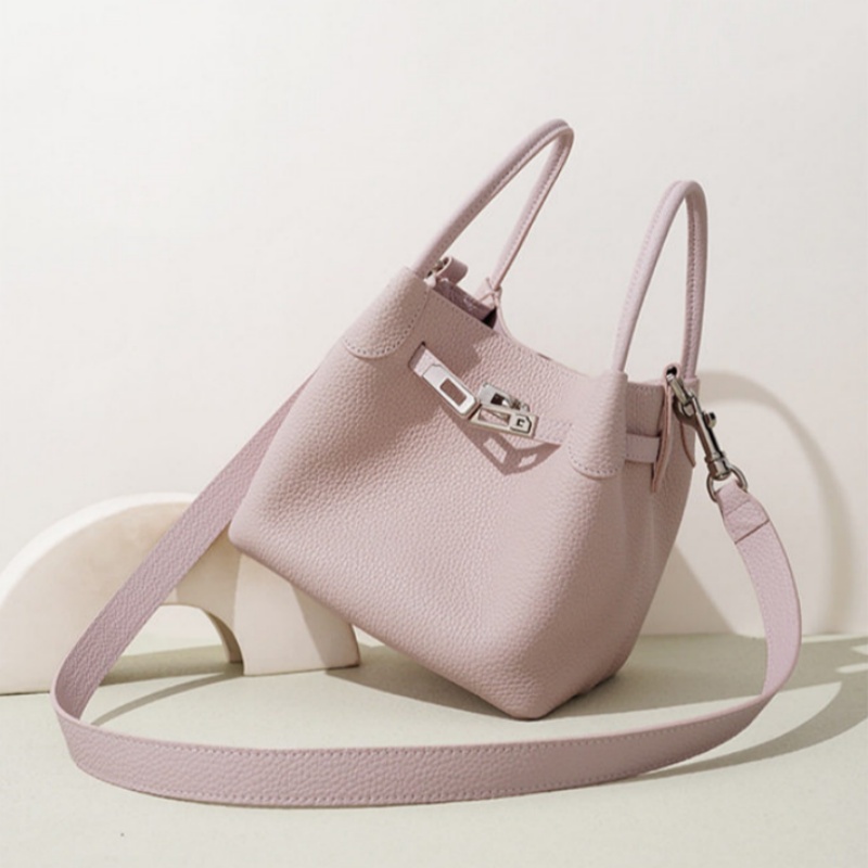 本革バッグを選んだ日のときめきを、使い込むほど「誇り」に変えて☆